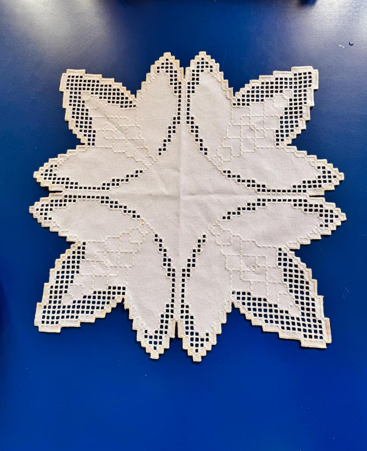 4 feuilles pour un joli napperon
